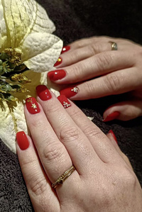 Nagelmodellage, Fingernägel in rot